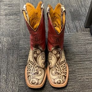 Tin haul boots